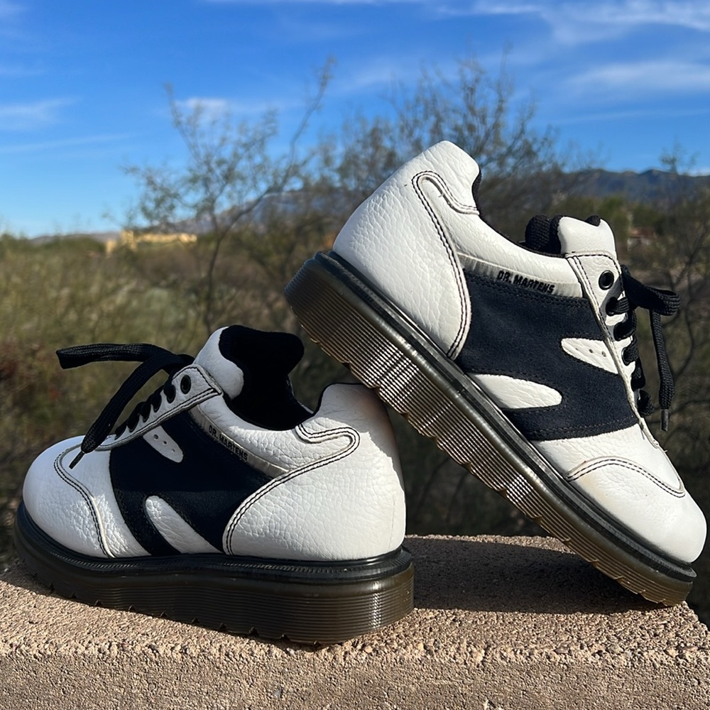 🏴󠁧󠁢󠁥󠁮󠁧󠁿 RARE Vintage Dr. Martens MIE White & Black Chunky Oxfords UK 7